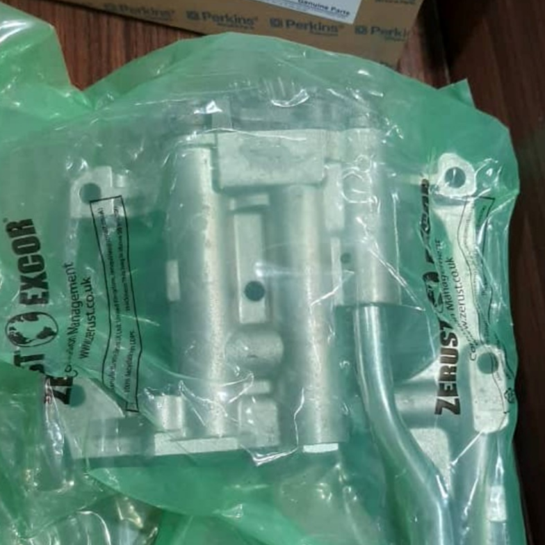 ایل پمپ موتور پرکینز 1104