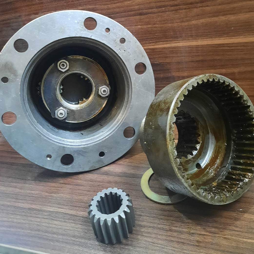 توپی چرخ جلو لیفتراک سهند ۲ تن کامل